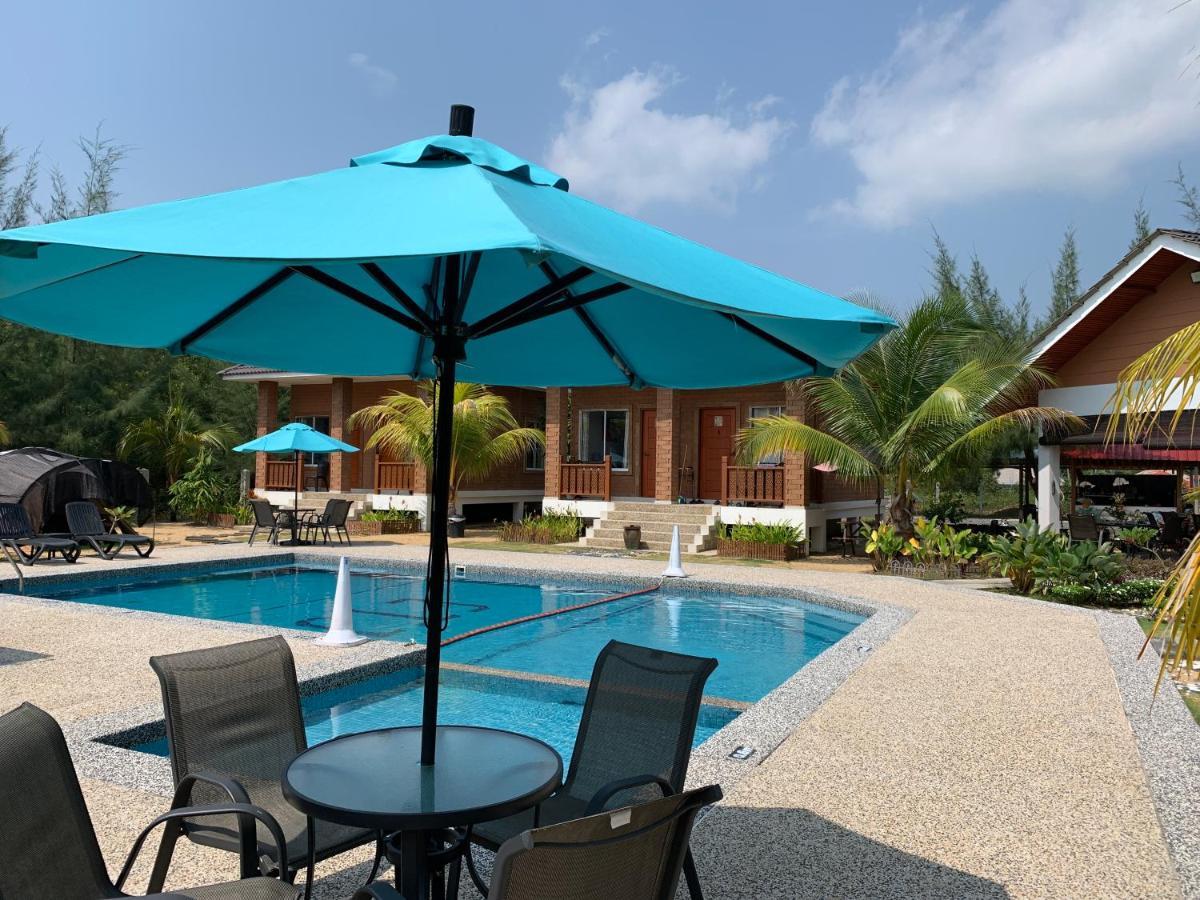Hotel Casa Tanjung Jara à Dungun Extérieur photo