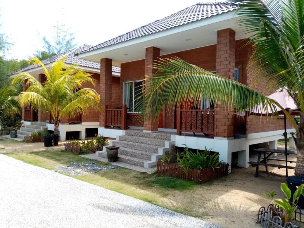 Hotel Casa Tanjung Jara à Dungun Extérieur photo