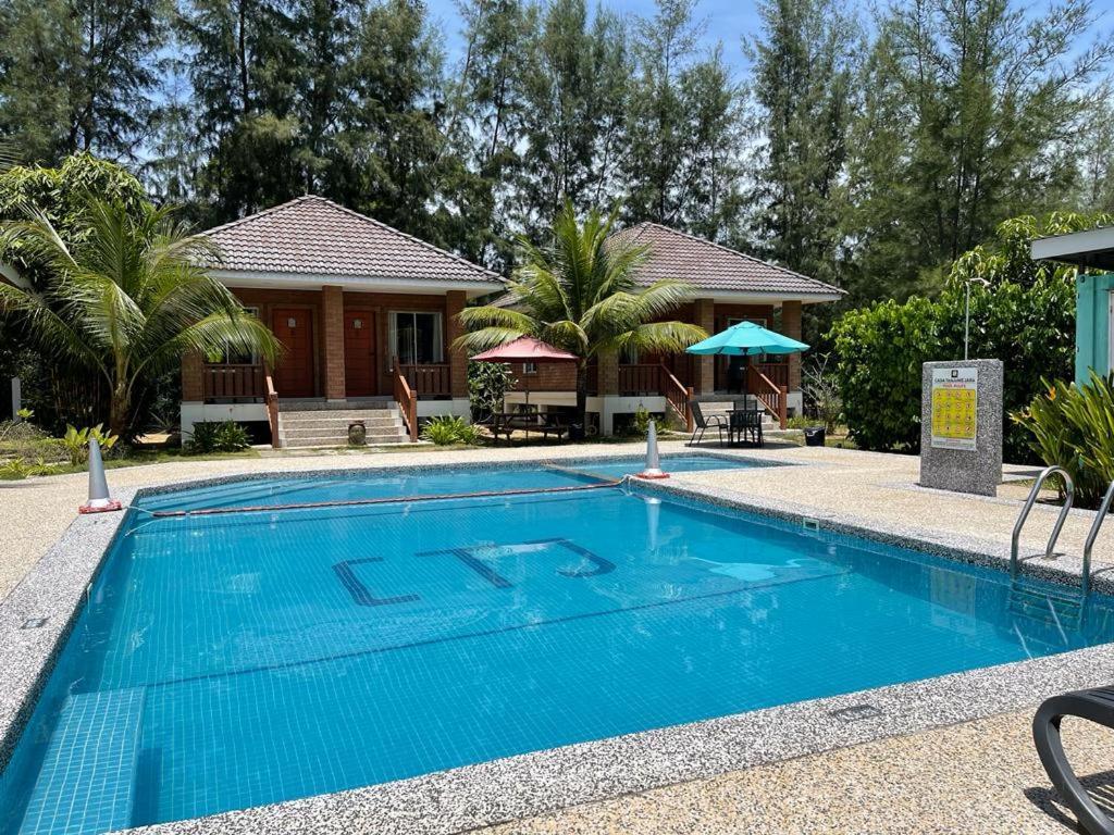 Hotel Casa Tanjung Jara à Dungun Extérieur photo