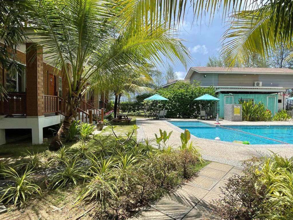 Hotel Casa Tanjung Jara à Dungun Extérieur photo