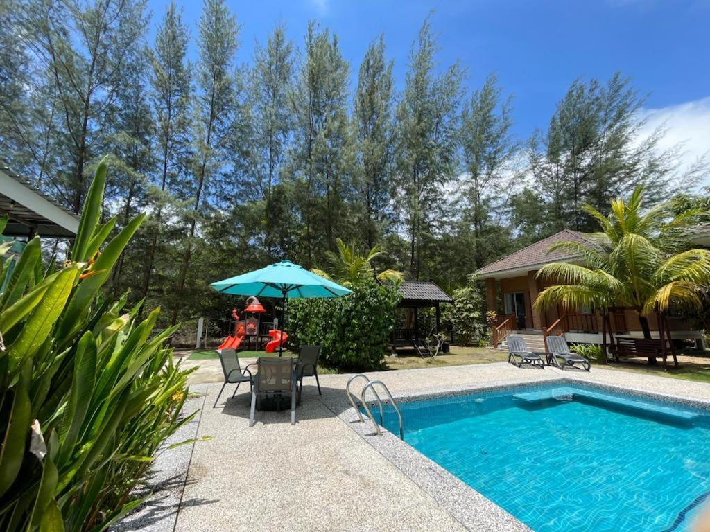 Hotel Casa Tanjung Jara à Dungun Extérieur photo