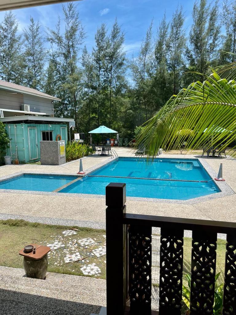 Hotel Casa Tanjung Jara à Dungun Extérieur photo